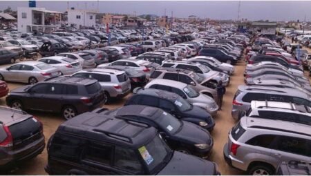 Sri Lanka ends ban on vehicle imports