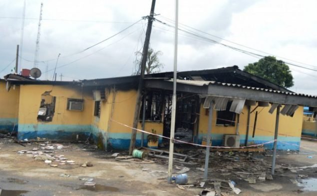 Federal Airports Authority of Nigeria Headquarters gutted by fire in Lagos on Tuesday (11/4/017)