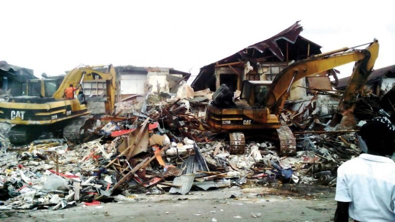 Ancient Ekeukwu Owerri Market, being demolished by Imo government…yesterday.