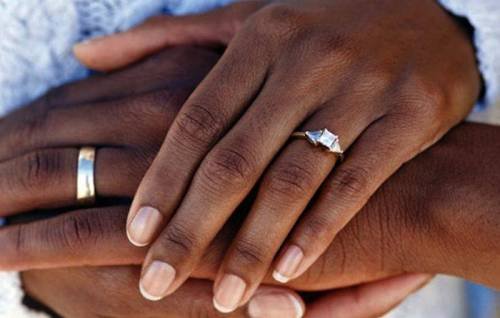 Nigerians arrested over fake marriages