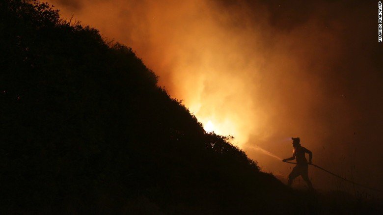 Massive wildfire threatens Port Alberni as Canada faces second-worst fire season