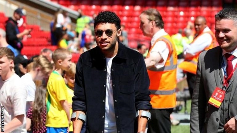 Liverpool's manager Jurgen Klopp says Alex Oxlade-Chamberlain will miss most of the 2018-19 season