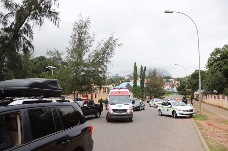 Police operatives barricade Senator Bukola Saraki's home