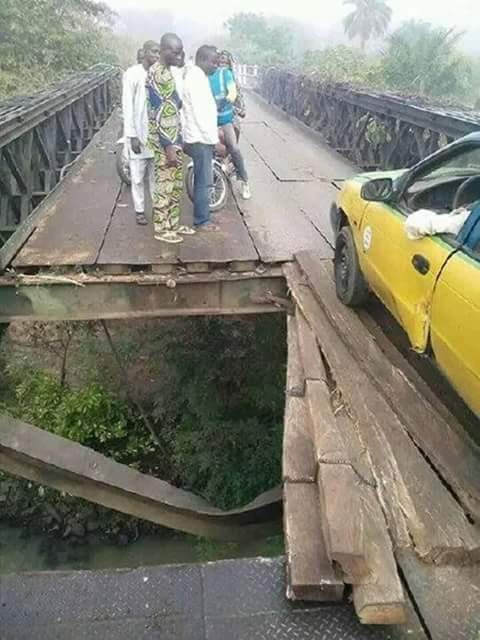 Major bridge collapses in Delta State, commuters trapped