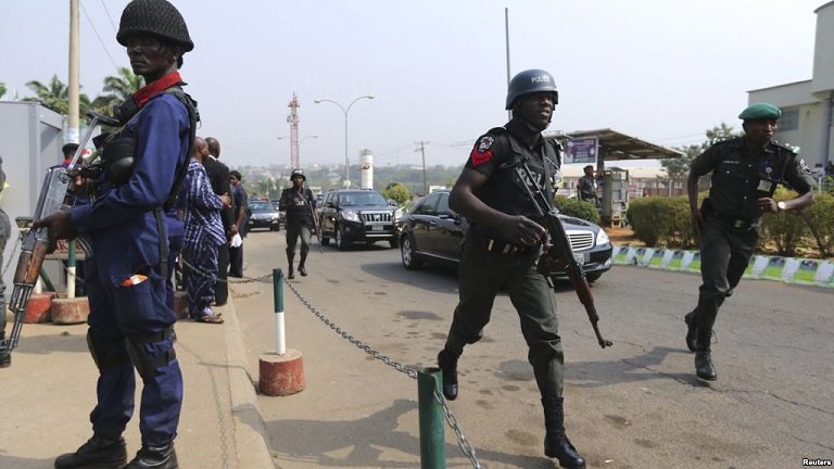 Governor Abdul'aziz Yari was attacked by APC supporters in Gusau