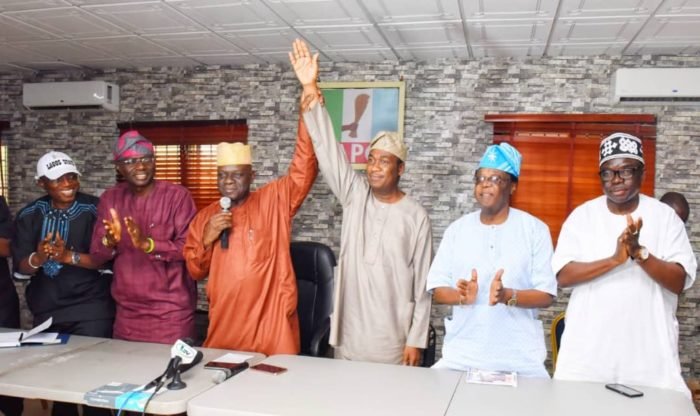 Lagos Party chairman Balogun, 3rd left presents Hamzat as the deputy governorship candidate for APC. Sanwoolu, governorship candidate is 2nd left