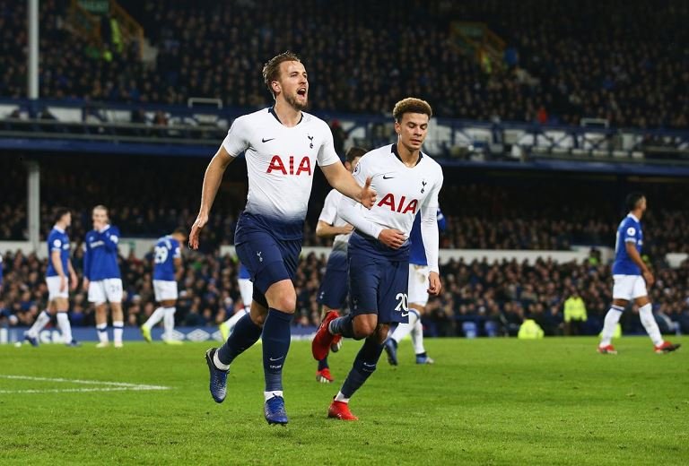 Harry Kane scored twice as Tottenham beat Olympiakos 4-2 in Jose Mourinho's first home game