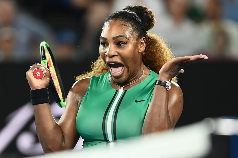 Serena Williams beat Bouchard in straight sets 6-2, 6-2