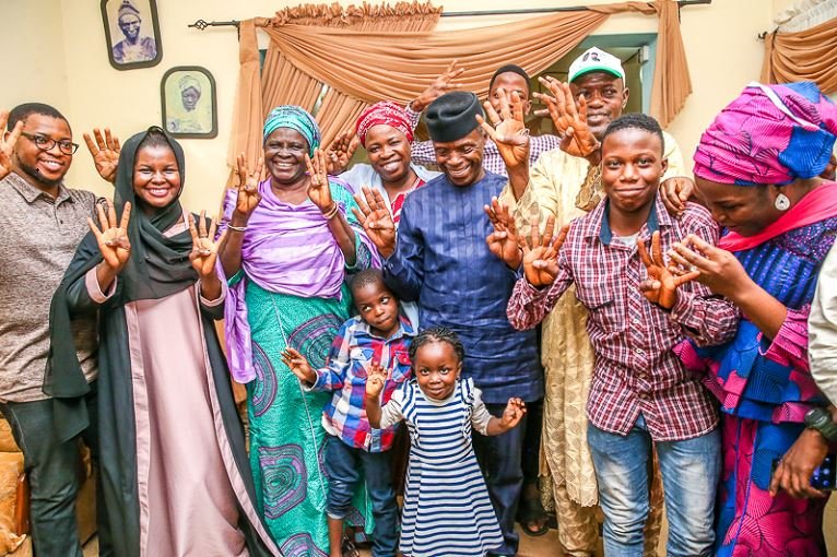 Vice President Yemi Osinbajo during his unique family chats visit to Alhaji Yekini Aminu's home