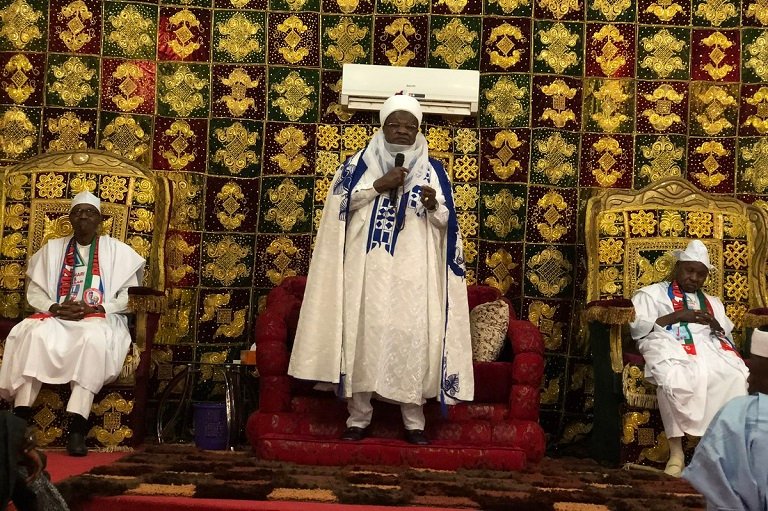 Emir of Daura, Alhaji Umar Farouk Umar, with President Buhari, (left) and Governor Masari(right)