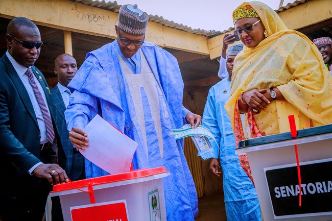 President Muhammadu Buhari casting his ballot in Daura