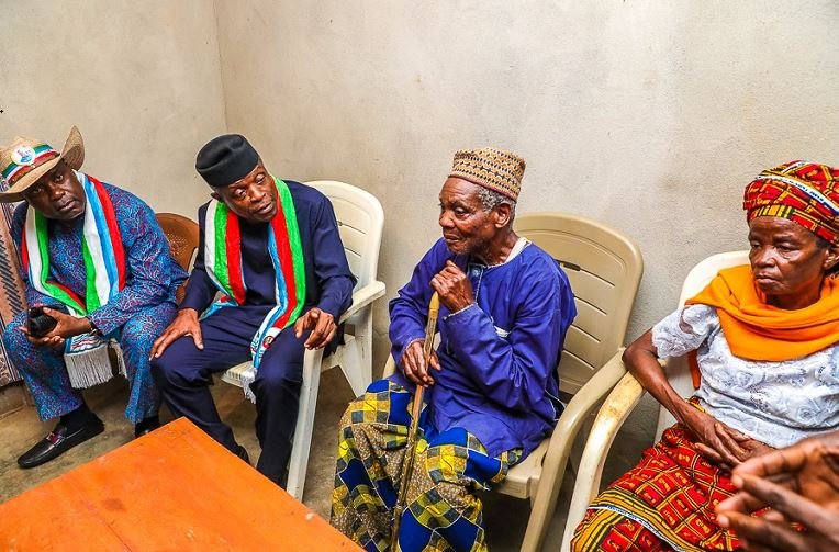 Vice President Yemi Osinbajo visits the family of Edem Okon Akpan in Nsit Atai LGA, Akwa Ibom