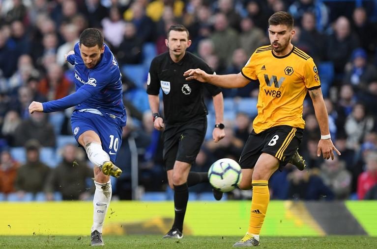 Eden Hazard scored a late goal as Chelsea came from behind to manage a point