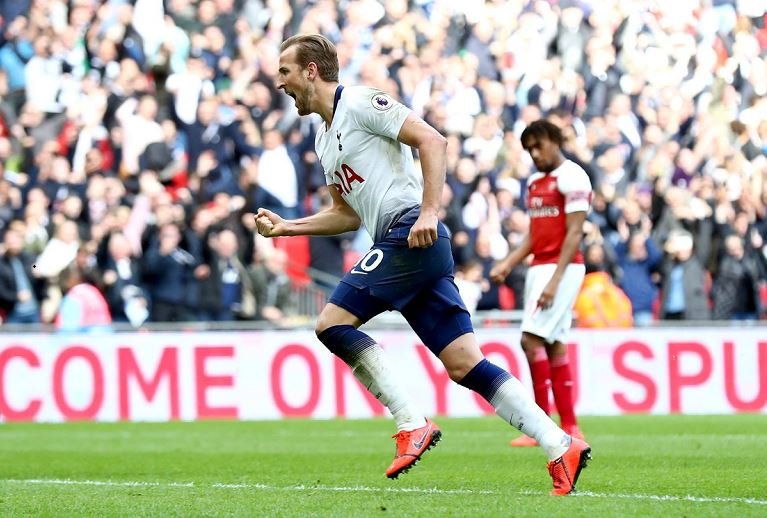 Harry Kane scored from the spot as Tottenham played a 1-1 against Arsenal