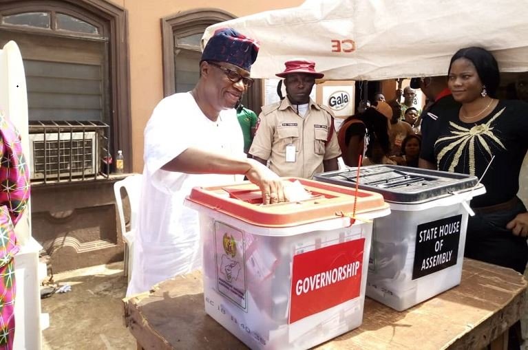 Otunba Gbenga Daniel casting his vote in Isote ward 12 in Sagamu, Ogun State