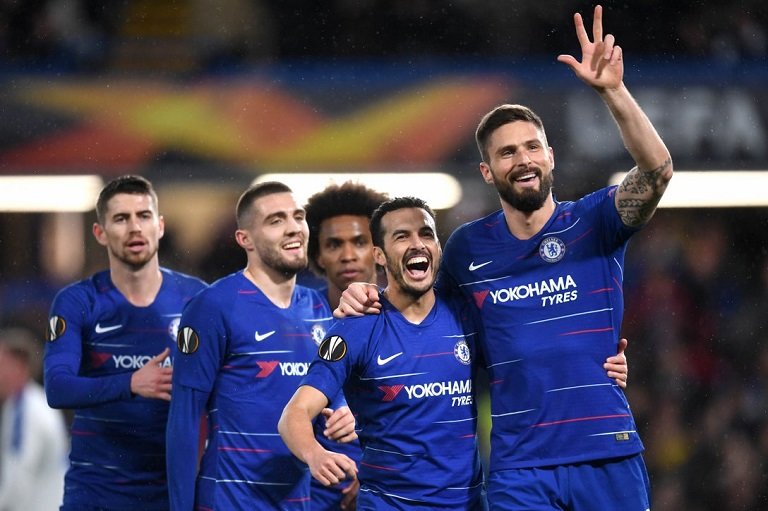 Pedro scored Chelsea's first goal thanks to a delicious Giroud assist