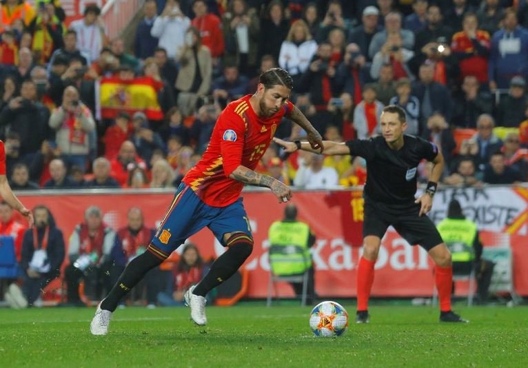 Sergio Ramos scored a Paneka as Spain left it late to beat Norway 2-1
