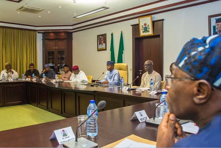 VP Osinbajo with Chief of Staff to the President, Abba Kyari (1L); Min. of Agriculture, Audu Ogbeh (2L); Min. of Power, Works & Housing, Babatunde Raji Fashola, SAN (3L); Min. of Budget & National Planning, Udo Udo Udoma (4L); Min of Water Resources, Engr. Suleiman Hussein Adamu (L); Deputy Chief of Staff, Adeola Ipaye (1R) and Special Adviser to the President on Economic Matters, Amb. Adeyemi Dipeolu (R).