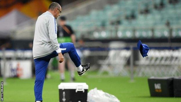 Chelsea manager Maurizio Sarri was furious following the beef between David Luiz and Gonzalo Higuain