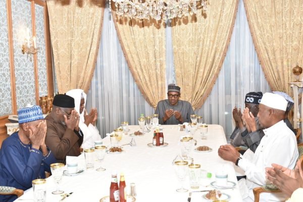 President Muhammadu Buhari breaking fast with APC leaders and business community