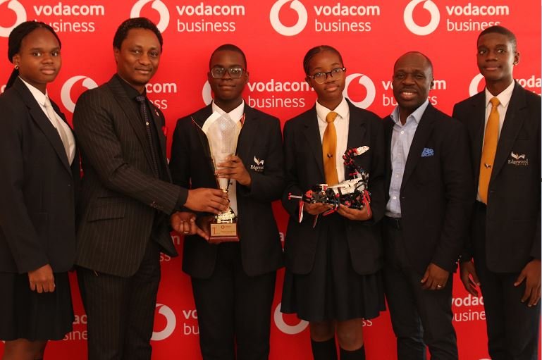 Edgewood College student, Josephine Aghedo; Managing Director, Vodacom Business Nigeria, Wale Odeyemi; Olamipo Aderigbe, Chika Nwokobia, both from Edgewood College, Commercial Director, Vodacom Business Nigeria, Solomon Ogufere and Student Edgewood College, Fiyinfoluwa Afolayan at the Vodacom Inter-School Robotics training/Competition held in Lagos