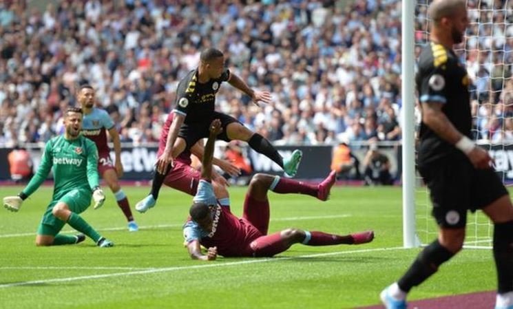 Gabriel Jesus has been directly involved in 18 goals in his past 10 competitive starts for Manchester City - 12 goals and five assists