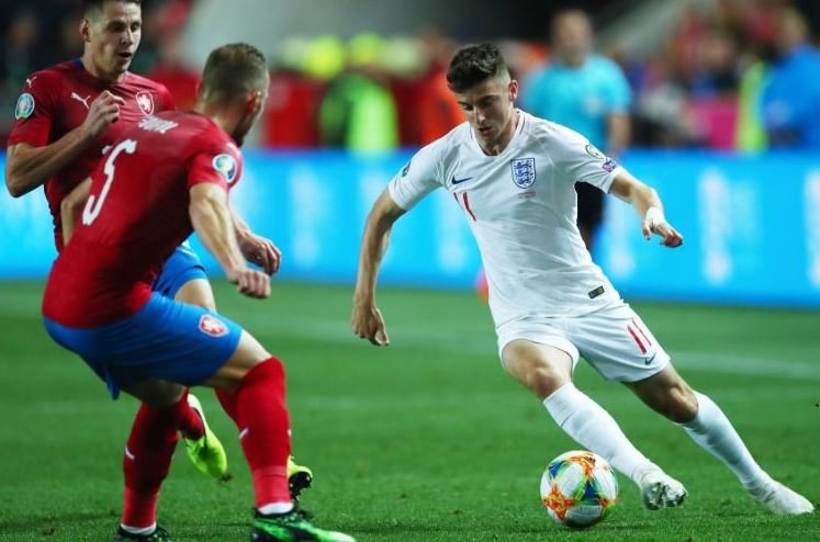 Mason Mount struggled in his first start for England and was replaced by Ross Barkley