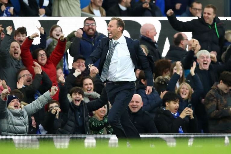 Everton caretaker manager Duncan Ferguson celebrating Richarlison's first goal