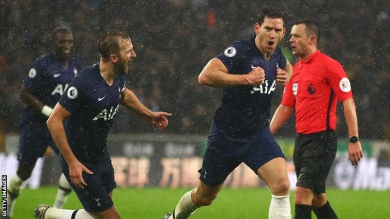 Jan Vertonghen celebrates Spurs' winner against Wolves