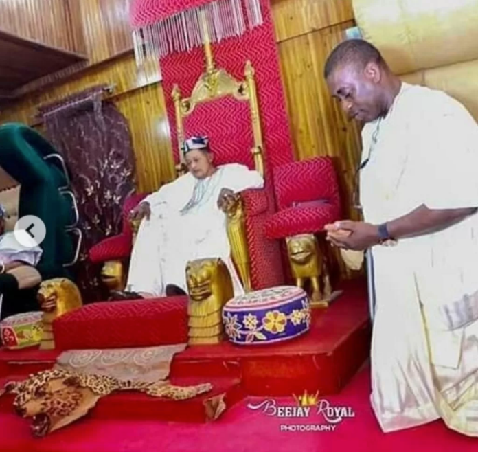 Wasiu Ayinde Marshall (KWAM 1) installed by the Alaafin