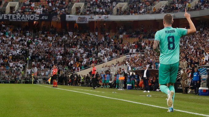 Toni Kroos scores direct from free kick for Real Madrid in the Super Cup