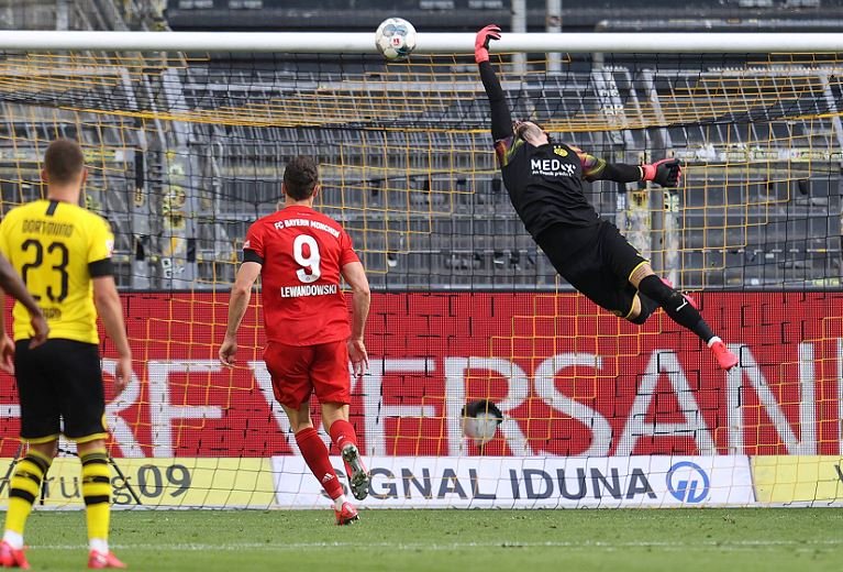 Joshua Kimmich scored the only goal as Bayern Munich beat Borussia Dortmund