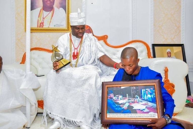 Benedict Orioye visited the palace of Ooni of Ife after he scooped his MSME Award