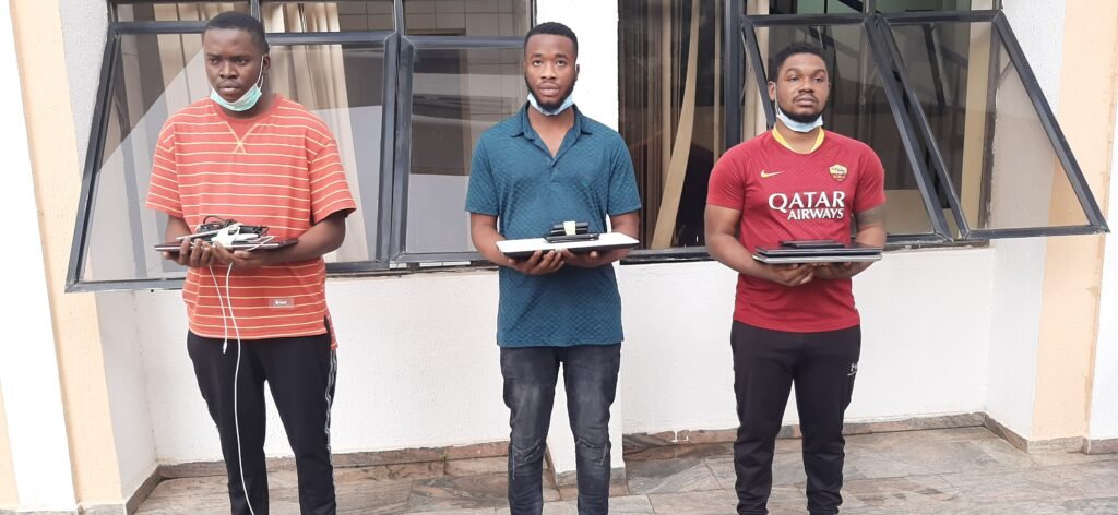 EFCC arrests suspected fraudsters