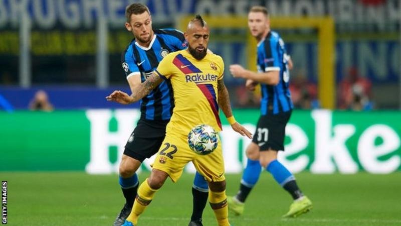 Arturo Vidal playing for Barcelona against Inter Milan in UCL