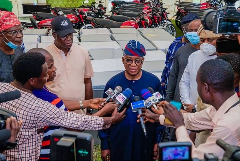 Governor Gboyega Oyetola supervising the items returned by looters in Osun State