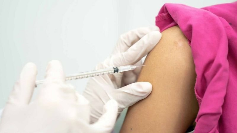 UK is first country to approve the Pfizer/BioNTech coronavirus vaccine covid-19 Novavax