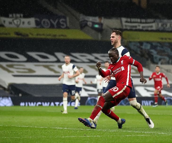 Sadio Mane scored the winning goal as Liverpool return to winning ways against Tottenham