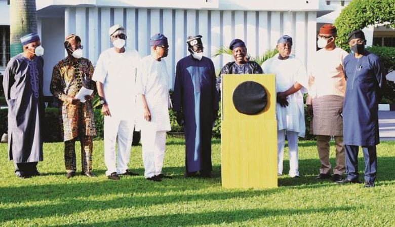 Southwest APC leaders: From left - Gen. Akinrinade; Oyetola; Sanwo-Olu; Akinyelure; Asiwaju Tinubu; Akande; Osoba; Abiodun and Gbajabiamila