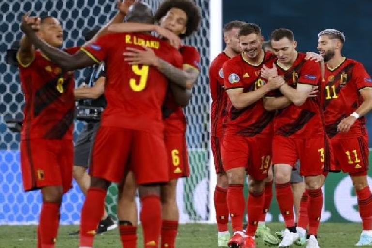 Belgium celebrate win as they qualify for quarter finals