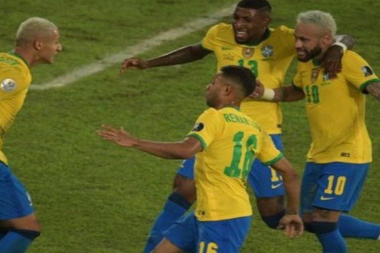 Neymar scores as Brazil thrash Peru