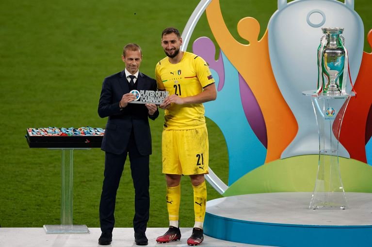 Gianluigi Donnarumma presented with Euro 2020 Player of the Tournament award by UEFA President Aleksander Čeferin