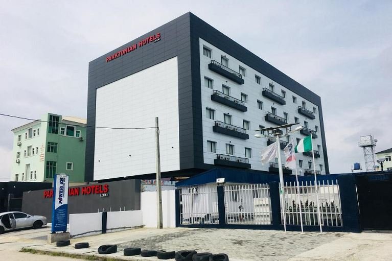 EFCC raid on Parkitonian Hotel