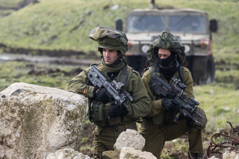 Gaza, Israeli soldiers Israeli soldiers prepared for attacks from Lebanon