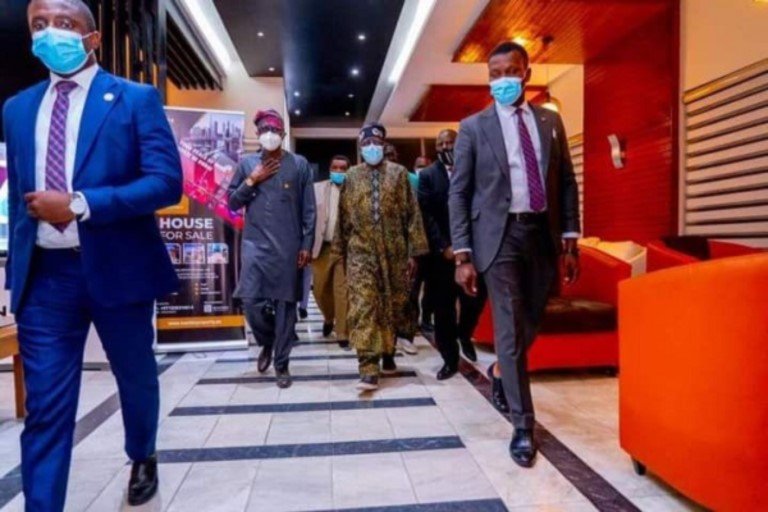 Asiwaju Bola Ahmed Tinubu arrives Lagos as Governor Babajide Sanwo-Olu welcomes him