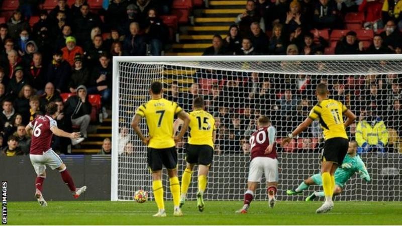 West Ham Mark Noble scored his first Premier League of the season from the spot