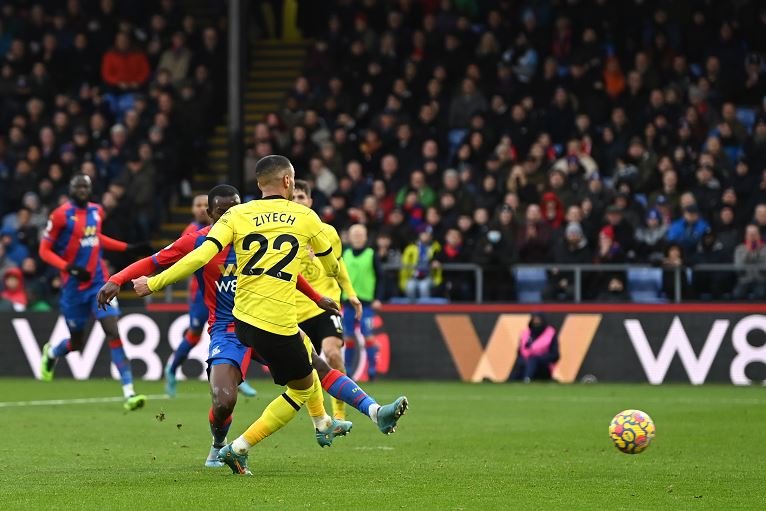 Hakim Ziyech scored a late goal as Chelsea snatched a hard earned win at Crystal Palace