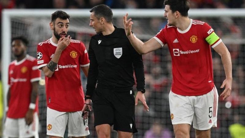 There were protests from the Manchester United players that the referee went to blow his whistle but then didn't in the build-up to the Atletico Madrid goal