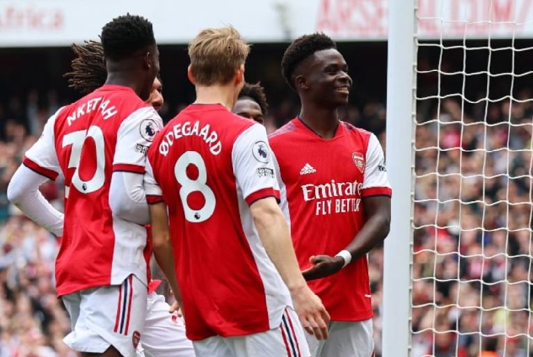 Arsenal moved top of the Premier League table