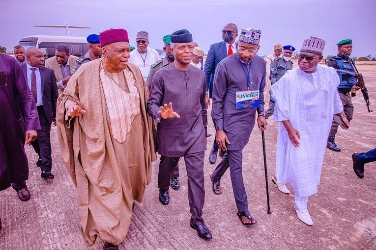 Governor Darius Ishaku welcomes Vice President Yemi Osinbajo to Taraba State as he continues to meet APC delegates across Nigeria